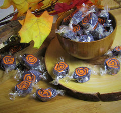 Halloween Black and Orange Cream Taffy Chews - It's Delish (photo 6)